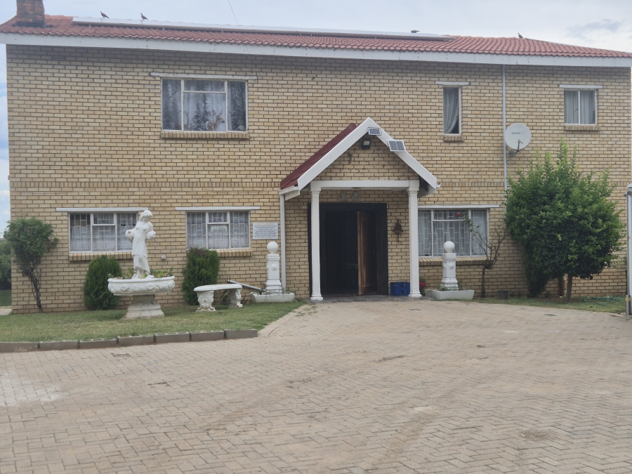 5 Bedroom Property for Sale in Bloemhof North West